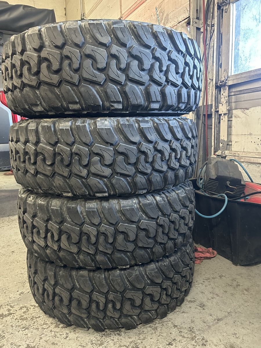 37/12.5/17 Tires