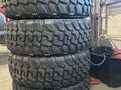 37/12.5/17 Tires