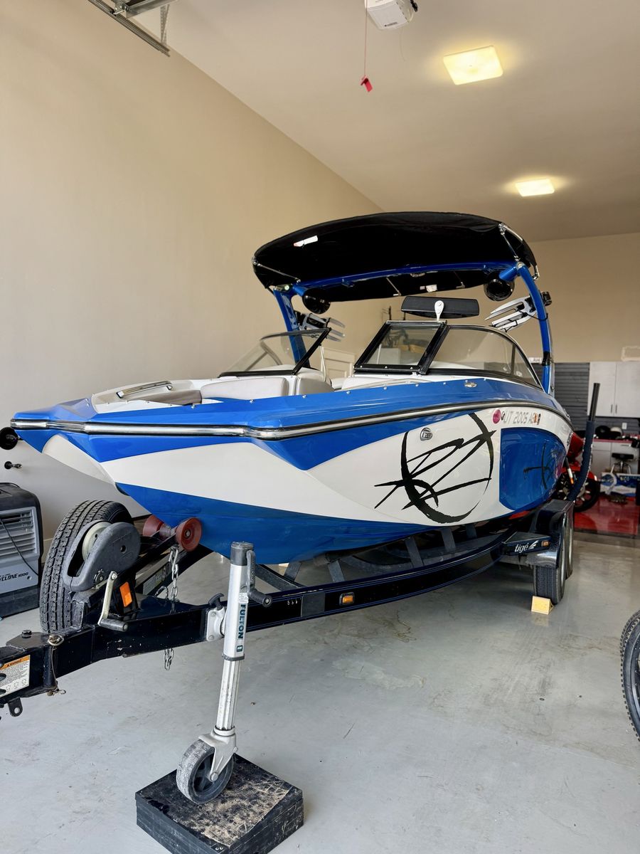 2011 Tige RZR Wake/Ski Boat – Ready for Summer