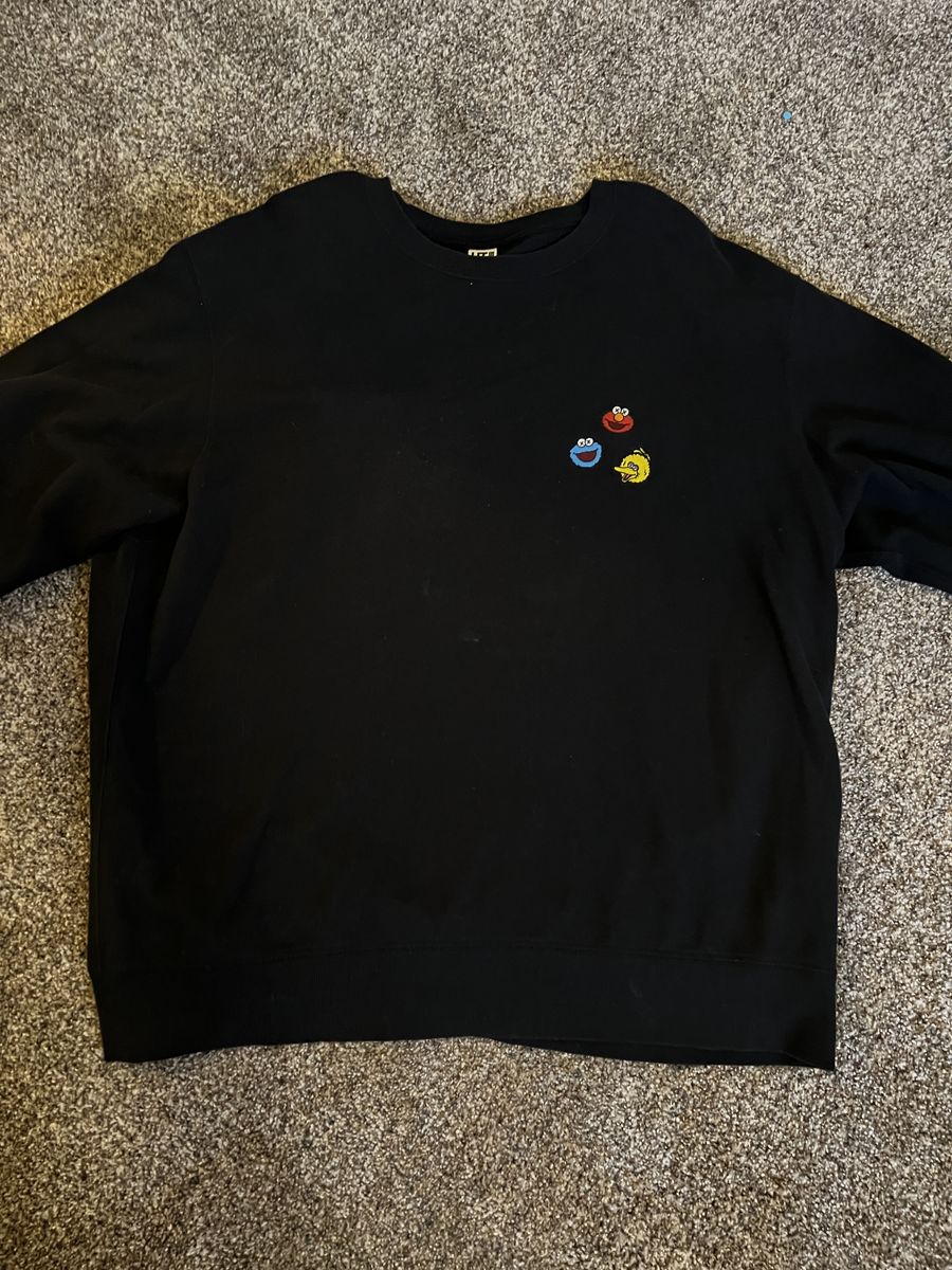 Uniqlo Kaws Sweatshirt