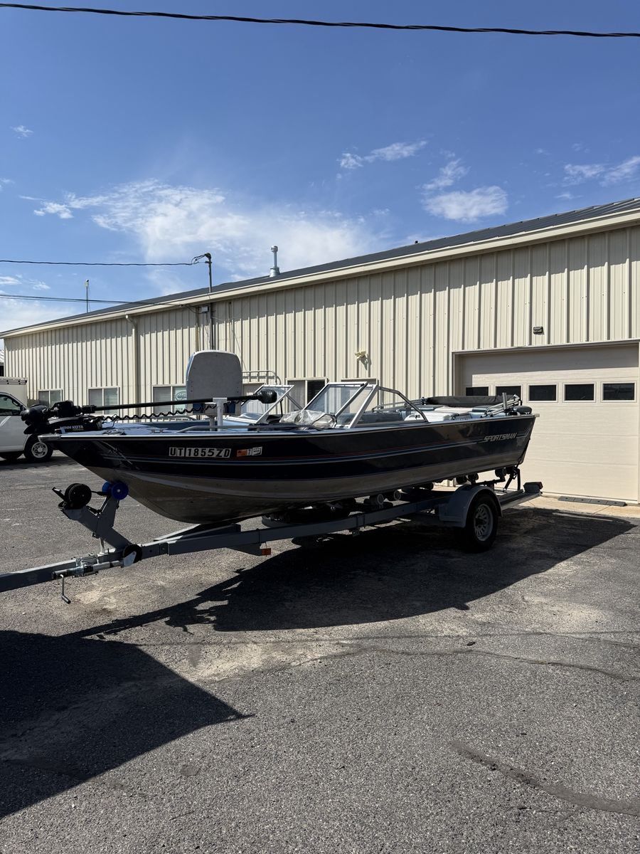 1988 Sportsman Bluefin Aluminum 20ft Fishing Boat with Minn Kota