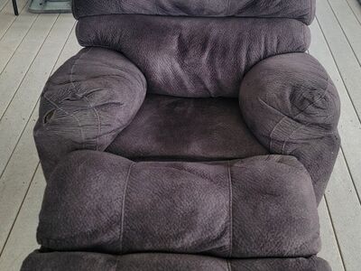 Rocker/Recliner Overstuffed
