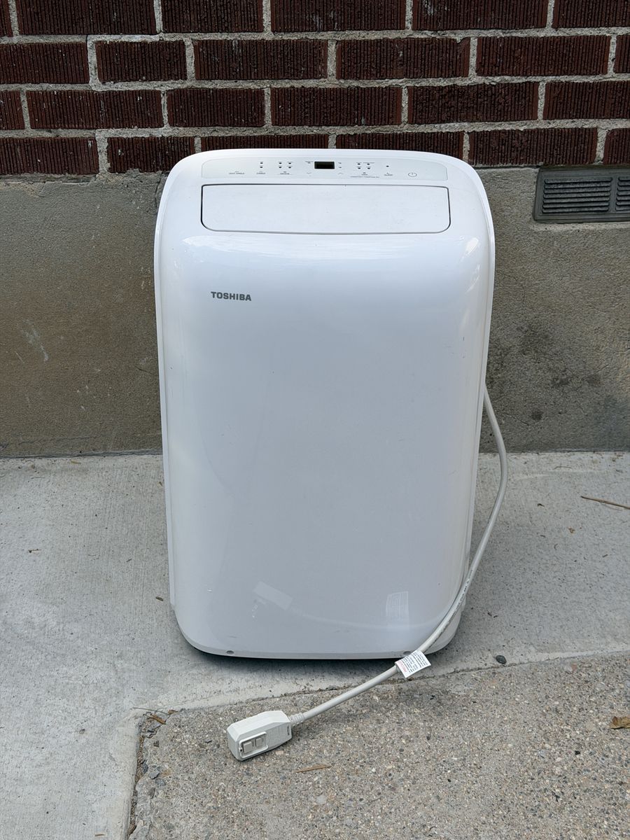 Toshiba Portable Air Conditioner Unit White