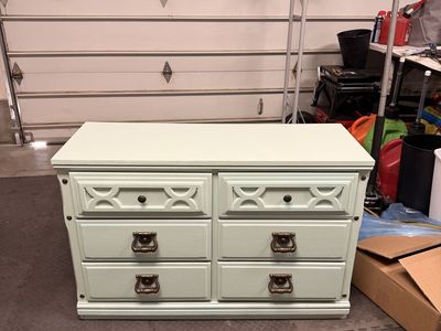 Vintage Light Green 6-Drawer Dresser with