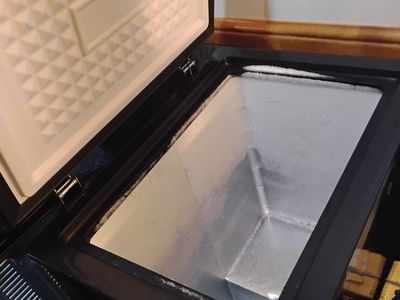3.5 deep freezer with lock 100 dollars money accepted