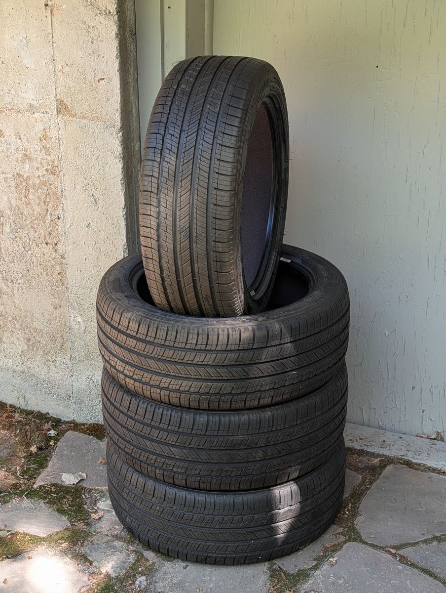 Set of 4 Like New Michelin Primacy MXM4 235/45R18 Tires w/ Acoustic Foam