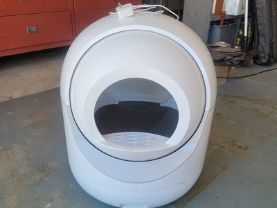 Automatic Self-Cleaning Litter Box White