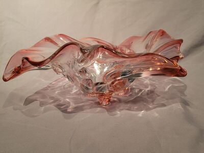 Mikasa Bella Rosa Pink glass crystal handkerchief bowl