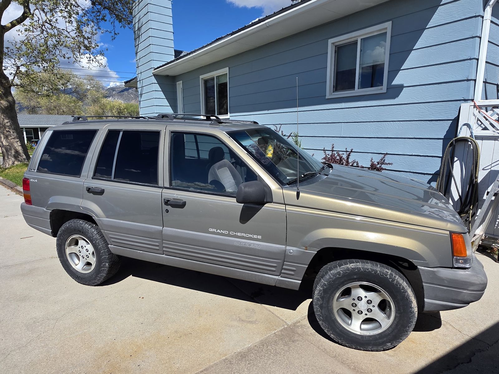 1997 JEEP GRAND CHEROKEE Laredo