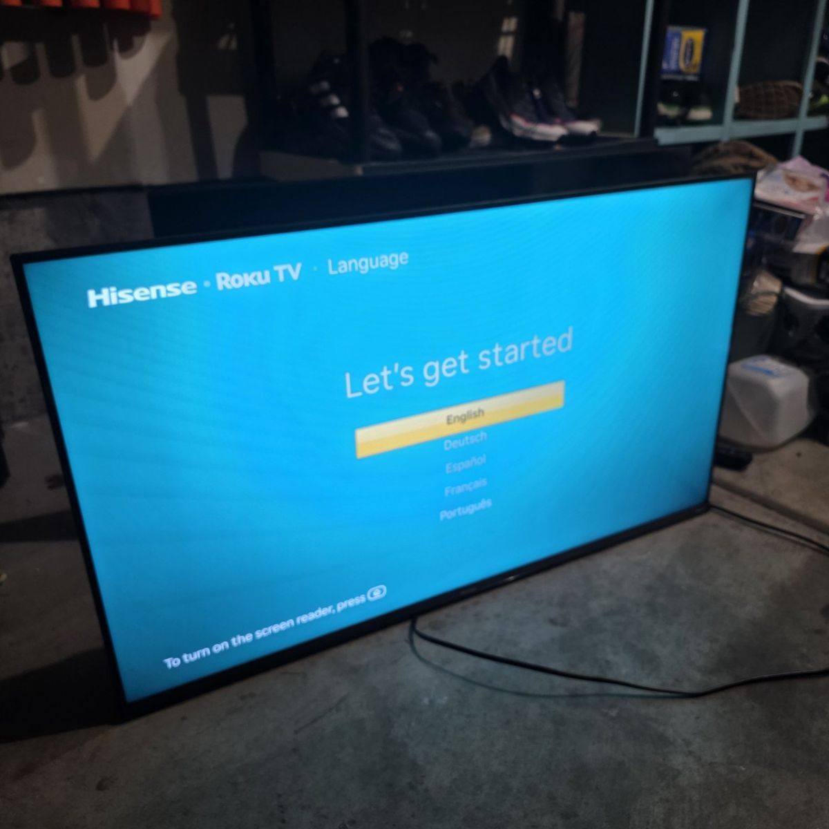 43 HISENSE 4K ULTRAHD LCD 60Hz SMART TV 120.00 OBO