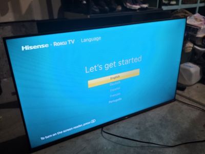 43 HISENSE 4K ULTRAHD LCD 60Hz SMART TV 120.00 OBO