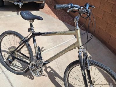 Trek Navigator 300 bicycle