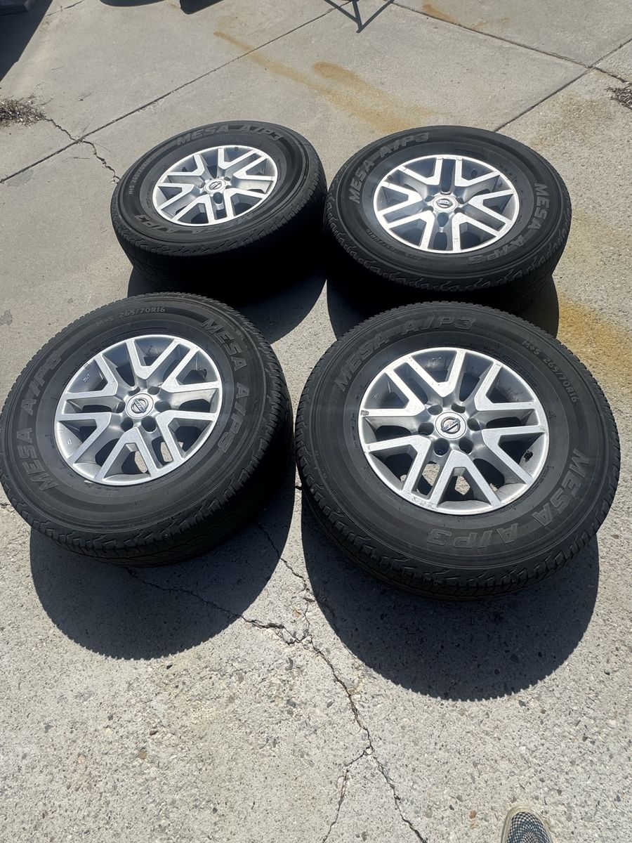Nissan rims and tire