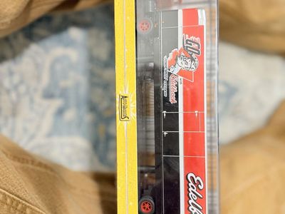 M2 Machines Auto-Haulers 1st Release #1 Edelbrock Hauler Die-Cast Truck & Trailer Set