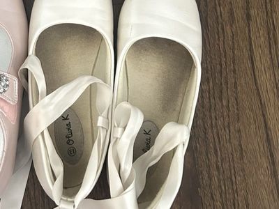 Darling girls ivory church shoes size 13