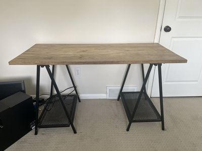 Computer desk