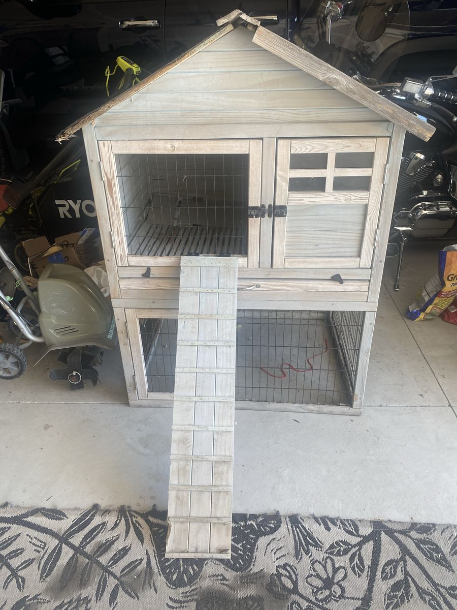Wooden 2-Tier Rabbit Hutch Small Animal Cage with Access Ramp