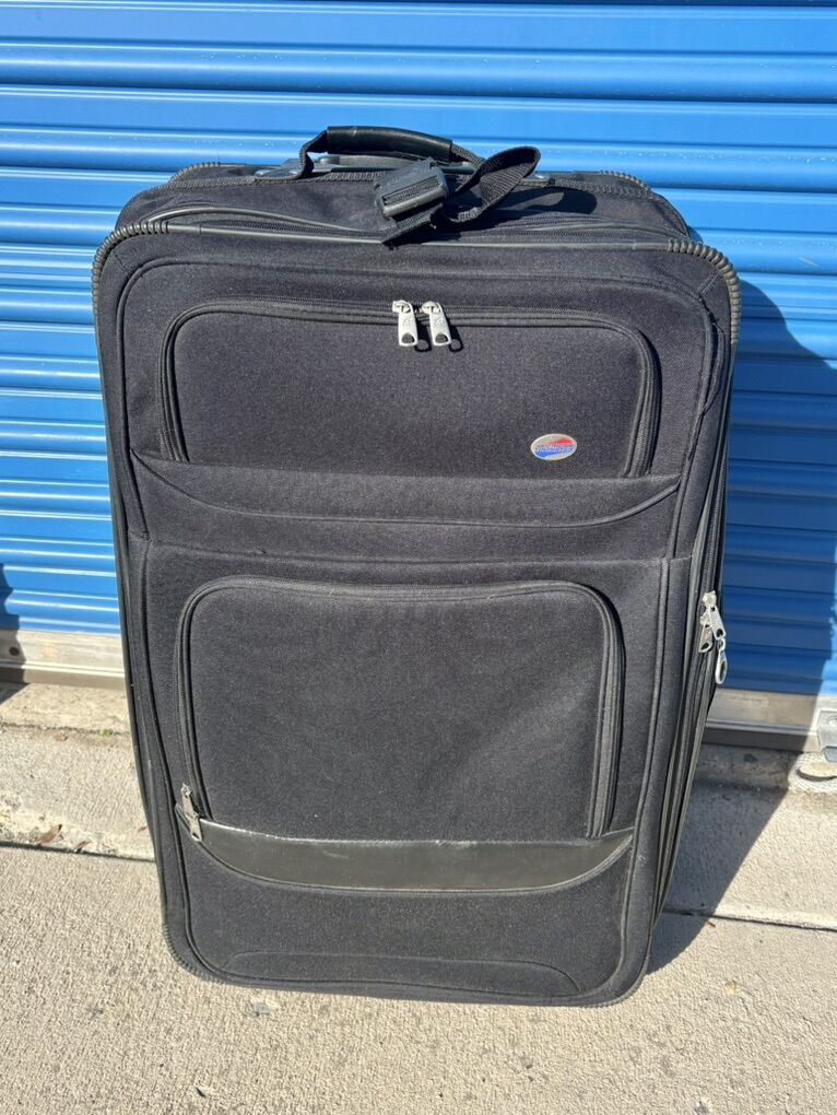 American Tourister Large 29in Soft Side Suitcase