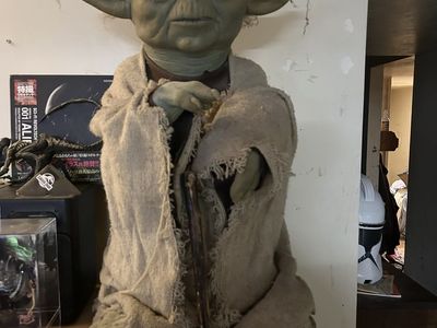 1994 Illusive Concepts Yoda statue (TESB edition)