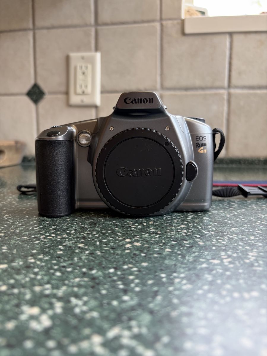 Canon EOS Rebel GII 35mm Film SLR Camera Body with Strap and Bag