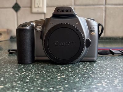Canon EOS Rebel GII 35mm Film SLR Camera Body with Strap and Bag