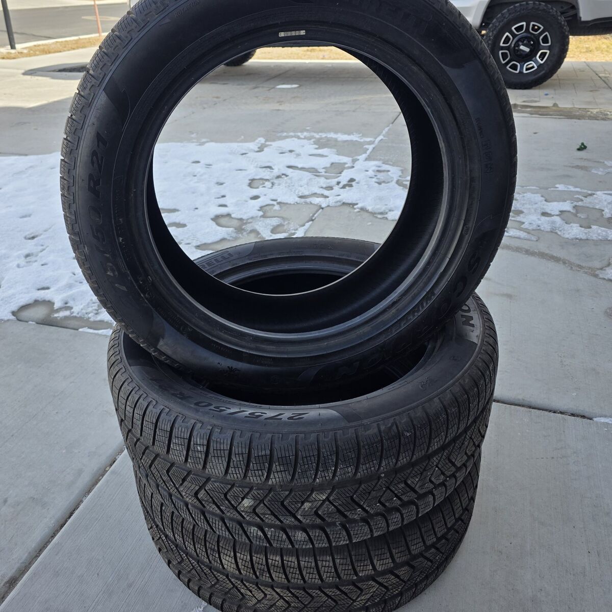 275/50R21 Pirelli Scorpion Winter tire like new