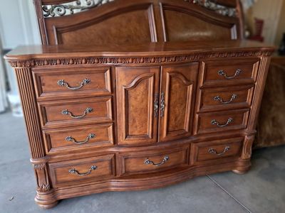 Gorgeous Solid Wood Ornate Dresser / Buffet – High-End Traditional Style
