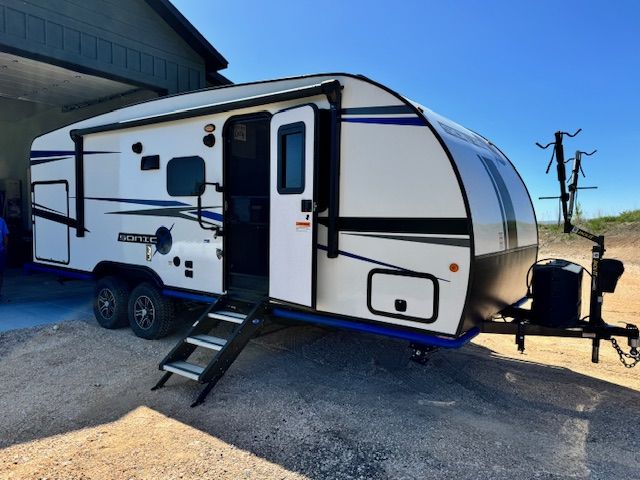 Solar Powered, Sleeps 8: 2020 Venture Sonic X 220VRBX – Adventure Ready!