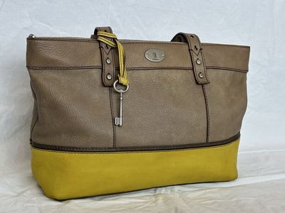 Fossil Genuine Leather Tote in Excellent Condition 2010s inspired