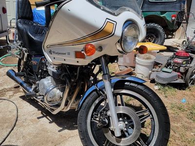 Vintage Honda CB650 Custom Motorcycle with Windjammer III Fairing