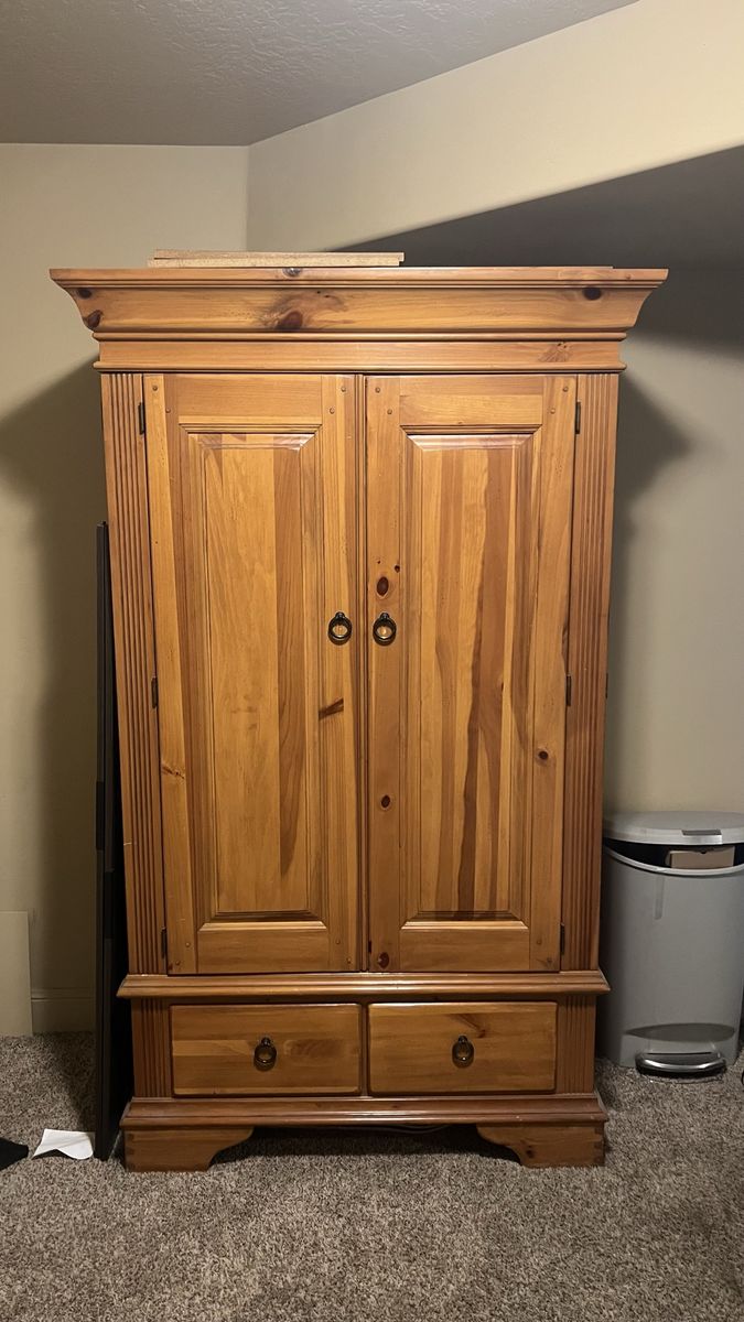 Tv Stand / wardrobe