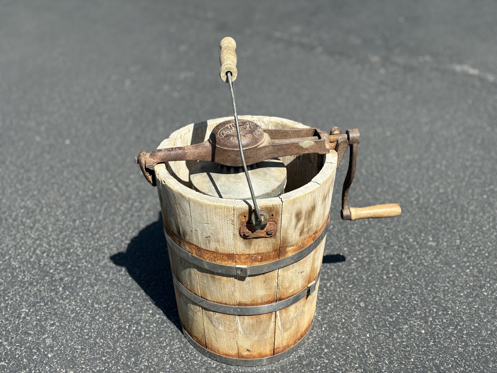 Antique ice cream maker, Mt Washington, Mount Washington 4 quart churn