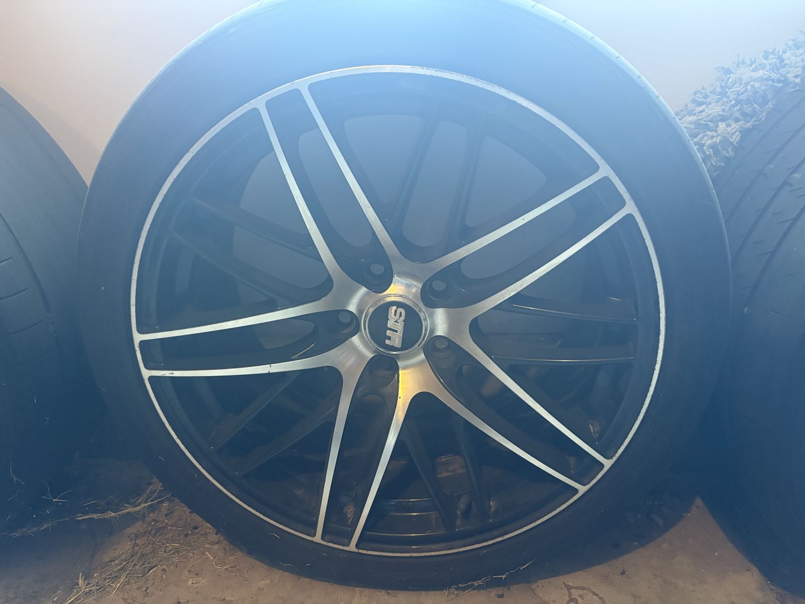 Main image 4
