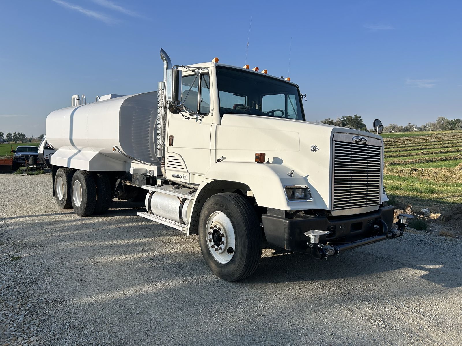 2000 Freightliner water truck