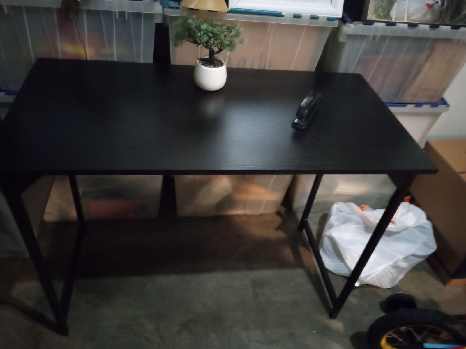 Black Modern Computer Desk with Side Storage Pocket