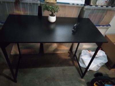 Black Modern Computer Desk with Side Storage Pocket