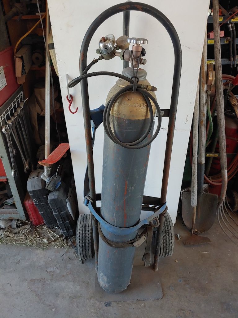 Argon Gas 200CF Cylinder with Dual Head Regulator / Hose & Dolly for a Mig Welder