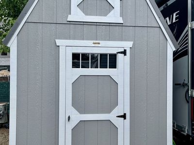 12x8 Shed - Perfect for an Outdoor ManCave/She-Shed!!