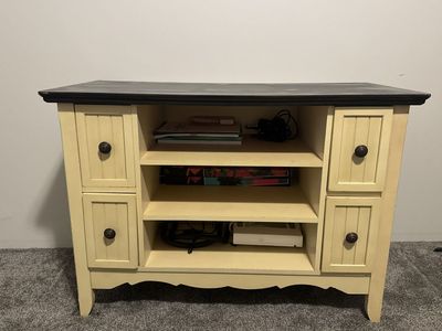 wooden desk/tv stand