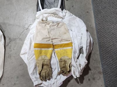 Vintage Beekeeping Suit, Veil, Gloves - White Used Beekeeper Protective Gear
