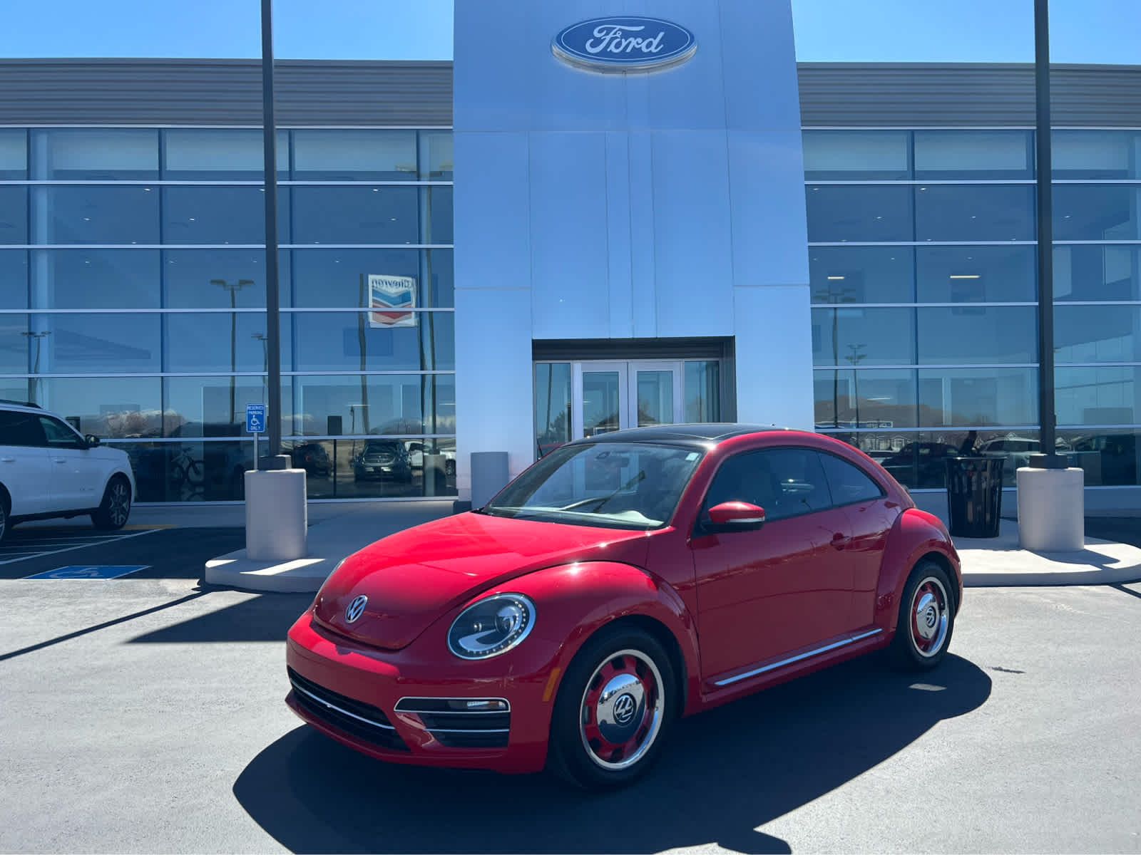 2018 VOLKSWAGEN BEETLE
