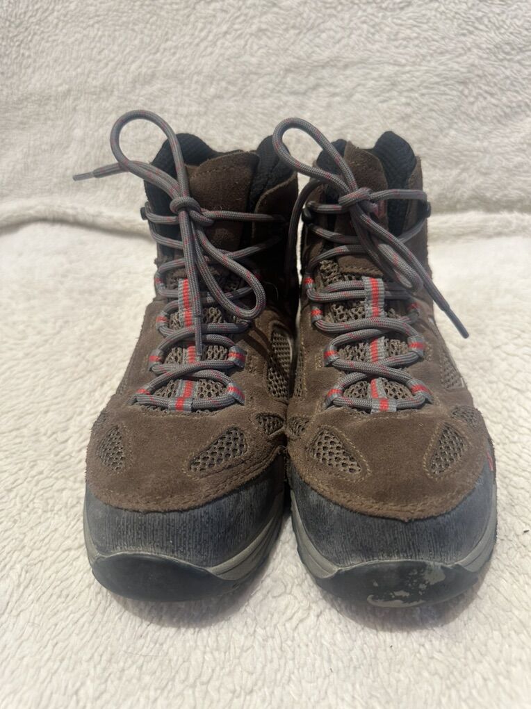 Vasque Youth Size 6 Waterproof Hiking Boots