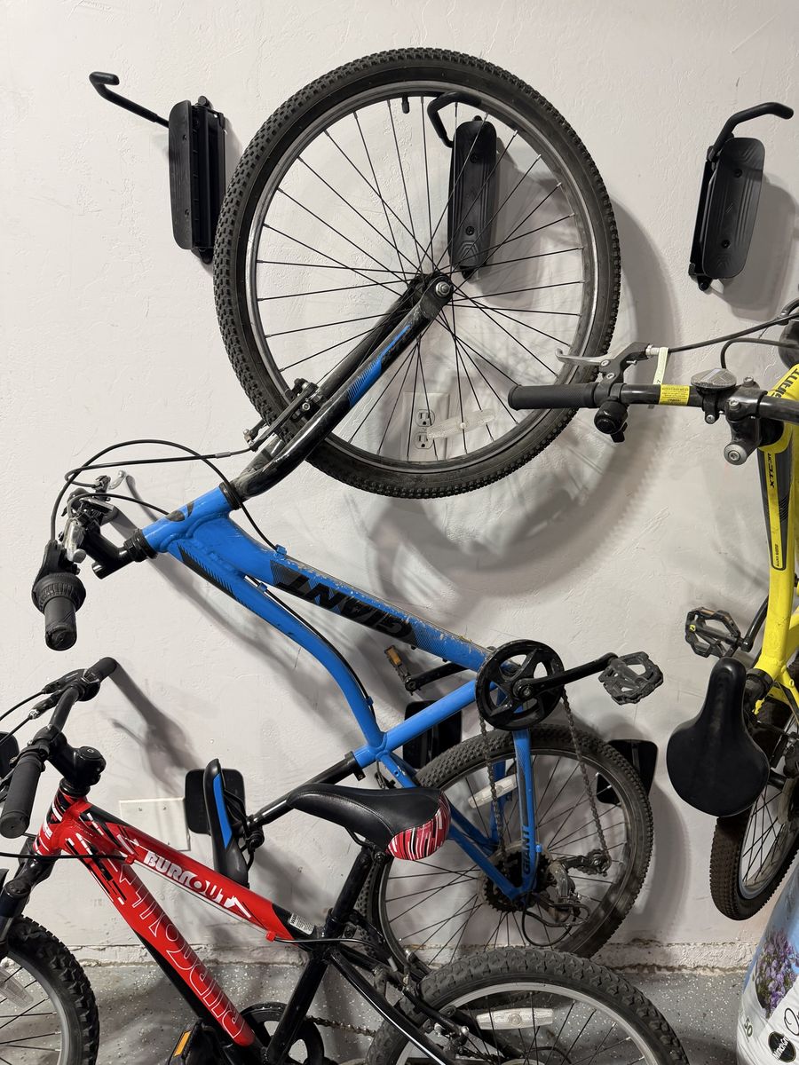 Giant Rincon Blue Mountain Bike - 26" Wheels, Hardtail, Aluminum Frame