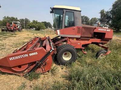 Hesston 6650 Swather