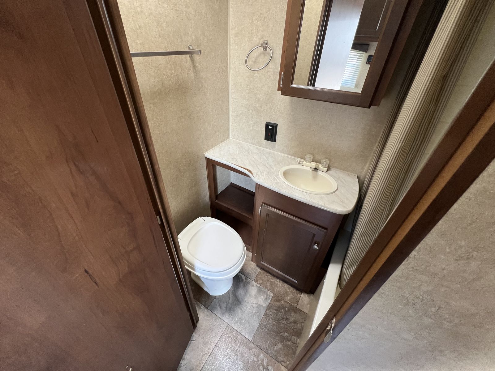 Main image 6
