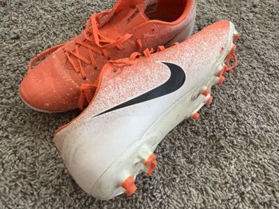 Soccer Soccer Cleats Size 6.5