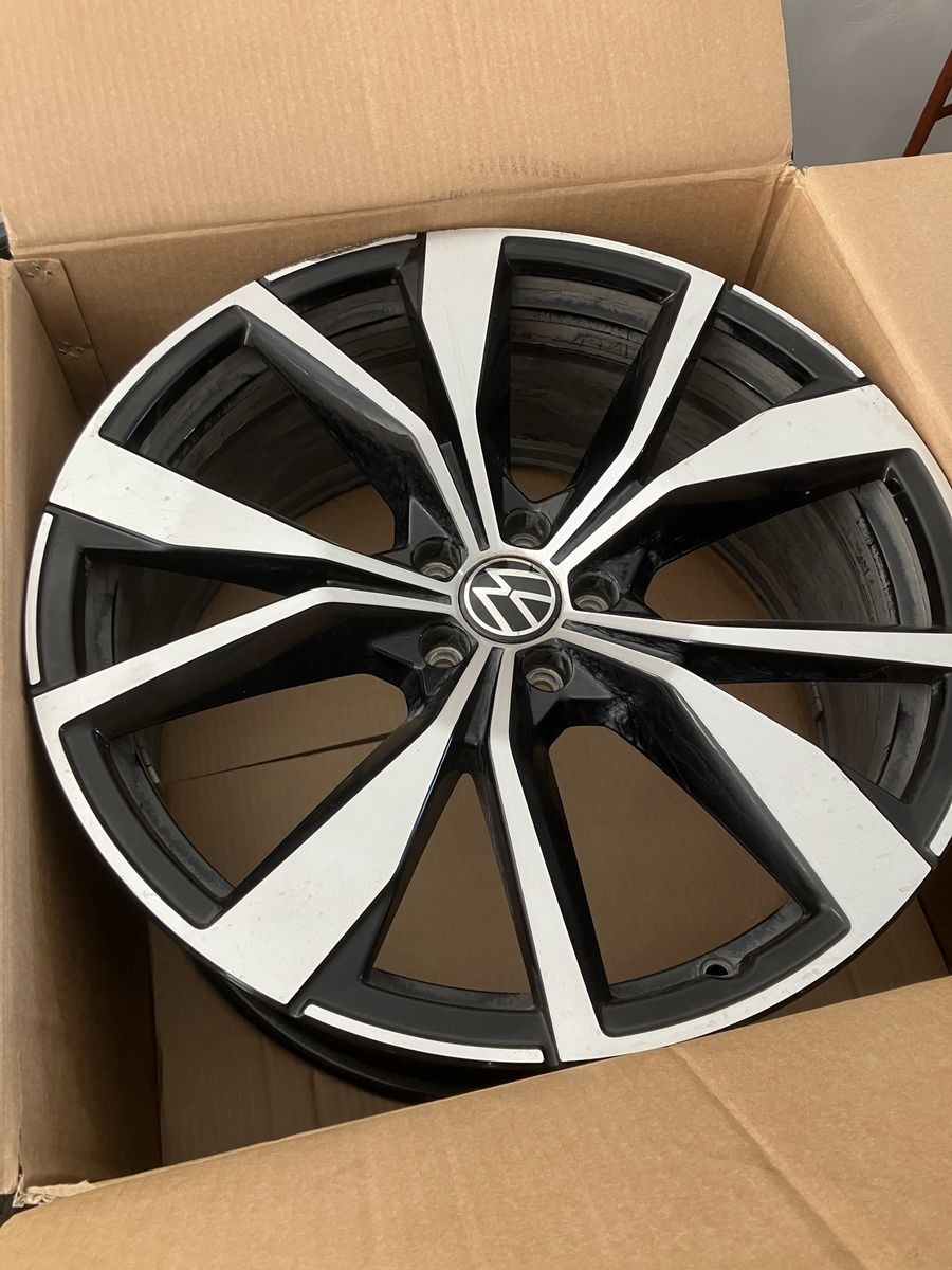 2024 VW Altas Sport Cross Wheels