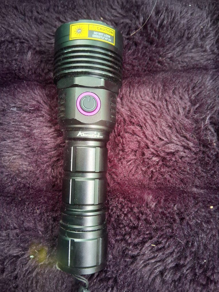 Alonefire SV38 UV Flashlight 365nm Blacklight for Resin Curing, Pet Stains, Scorpion Detection