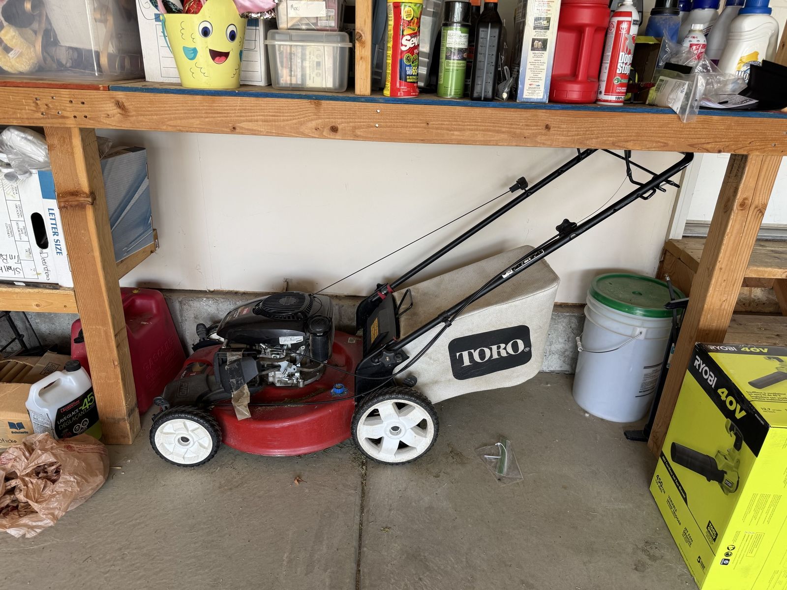 22” Toro 6.75 149cc self propelled lawn mower.  Great condition