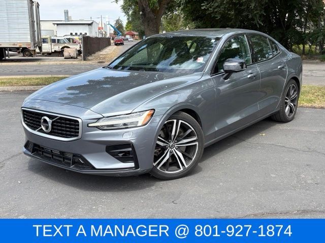 2019 Volvo S60 T6 R-Design